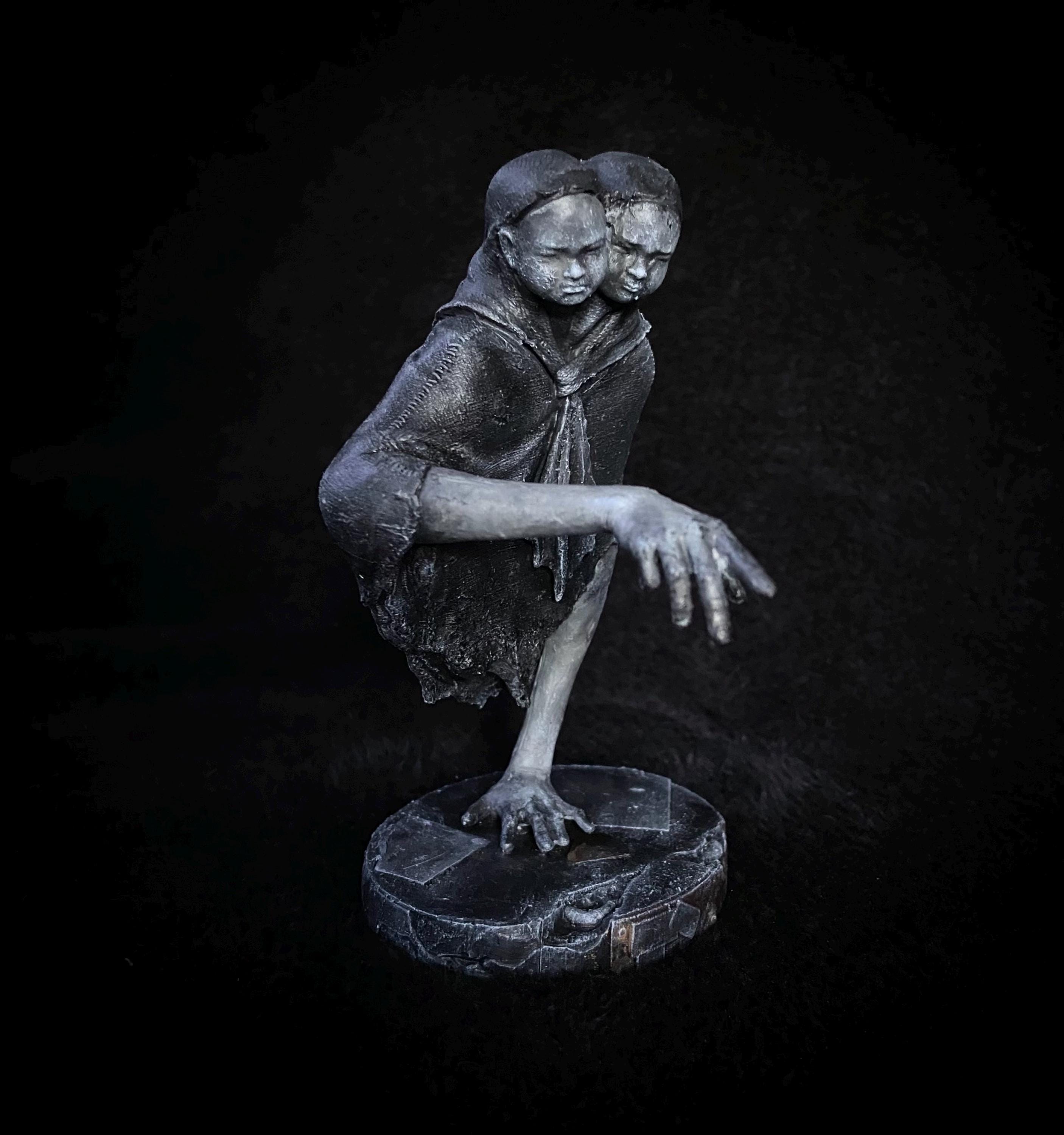 サイレントヒル 双子の犠牲者像 – 手描き3Dプリント樹脂フィギュア