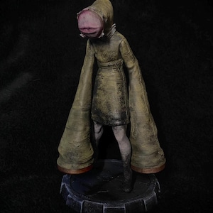 Silent Hill Mandarin / Closer Figure - 3D Resin Print Hand Painted Horror Game Figurine