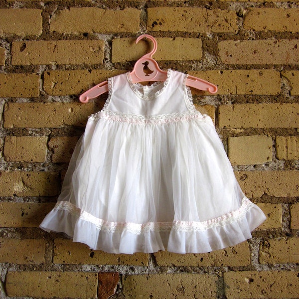 Childs Size 1T Gathered Skirt Nightgown 60s / Vintage Her Majesty