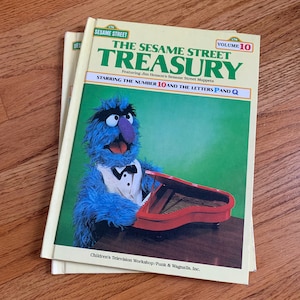 Vintage 1983 Sesame Street Treasury Volume 10: Starring Number 10 & Letters P and Q - Nostalgic Educational Children&#39;s Book
