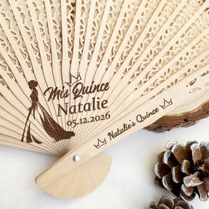 Quinceañera Fan Favors Personalized Wooden Fans for Sweet 15 16 Gifts Mis XV Años Bridesmaid Gifts Custom Mis Quince Hand Fan Wedding Favors