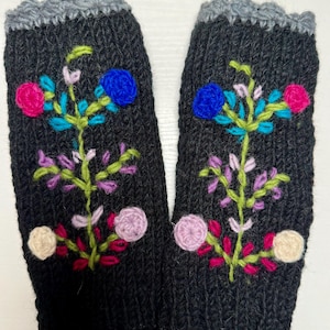 High-Quality 100% Wool Nepalese Handmade Fingerless Gloves, Embroidered, Hand Warmers for Ladies, Mittens