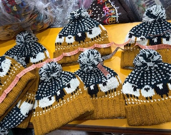 Sheep Wool Beanie – Hand-Knitted Nepal Hat with Fleece Lining & Pom-Pom | Fun Winter Gift for Skiing or Outdoors