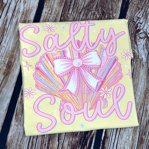 Summer Salty Soul Shirt, Trendy Summer Shirt, Beach T Shirt, Beach vibes Shirt, Aesthetic Summer Shirt, Trendy Summer Shirt