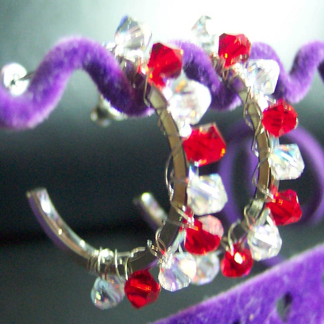 イヤリングMade with 8?mmキューブスワロフスキークリスタル要素。サファイア色付きブルー。レバーバック Earrings 並行輸入品 | イヤリング 日本製 クリスタル オーロラ 10mm ファセット