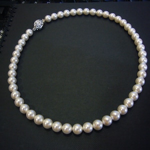 Classic White Cream Ivory Rosaline Elegant 18KGP 8mm Swarovski Pearl Necklace 1 strand 16.5 Inches (41.5cm) 27 Colour Choices