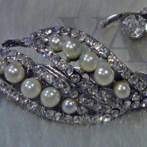 Crystal Clear n Pearls Leaf Bridal brooch, Vintage Look rhinestone brooch wedding hair accessoriess bridesmaid, Button focal point hair comb image 2