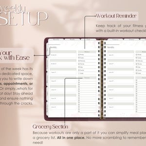 Peut inclure: Un agenda bordeaux avec une configuration hebdomadaire pour planifier les t&acirc;ches, les rendez-vous et les rappels. L'agenda comprend une section pour les listes de courses et une liste de contr&ocirc;le d'entra&icirc;nement. Le texte "Plan Your Week with Ease" est pr&eacute;sent&eacute; sur la couverture.