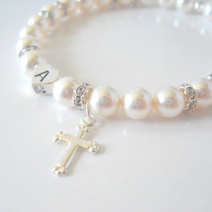Baptism Bracelet, Gift for Goddaughter, First Communion Bracelet, First Communion Gift, Flower Girl Gift, Pearl Bracelet with Cross B242