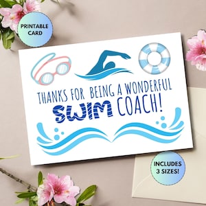 Può includere: Un biglietto rettangolare bianco stampabile con occhialini da nuoto blu e rosa, un'icona di nuotatore blu e un salvagente blu e bianco. Il testo recita: THANKS FOR BEING A WONDERFUL SWIM COACH! Grafiche a onde blu nella parte inferiore.