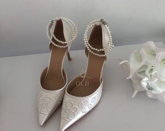 Scarpe da sposa con perle, scarpe da sposa con ricami, scarpe da sposa, stiletti da sposa in raso, décolleté da sposa, scarpe in raso bianco, scarpe color avorio