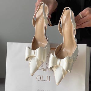 White Slingback Wedding Pumps with Pointy Heel with bow, white satin bridal heels, wedding heels, wedding shoes stilettos for bride