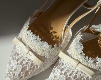 Zapatos de novia de encaje con tacón, lazo, punta afilada y tira trasera, color marfil. Altura del tacón personalizable: 6/8/10 cm. Tallas EU 33–44. Zapatos de novia color marfil.