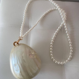 Pearl Shell Bridal Clutch – Elegant Evening Bag with Beaded Strap, Ivory Mother of Pearl Handbag for Wedding & Special Occasions