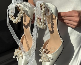 Ivory Satin Wedding Shoes Removable Pearl Brooch Extra Strap Bridal Heels Pointed Toe 6cm 8cm 10cm Pearl Anklet Bridal Pumps Wedding Heels