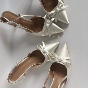 Wedding satin shoes with bow, Wedding Heels, White Stiletto Heels, Bridal Shoes Slingback Wedding Pumps with Pointy Heel with bow