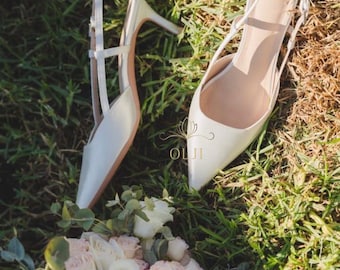 Zapatos de boda minimalistas de color marfil, tacones de novia bajos, elegantes zapatos de novia de punta cerrada, sencillos y cómodos, zapatos de boda con encaje.