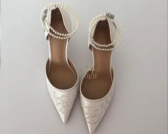 Wedding bride pearl shoes, ivory shoes with embroidery, bride shoes, bride satin stiletto, wedding pumps, white satin shoes,  white shoes
