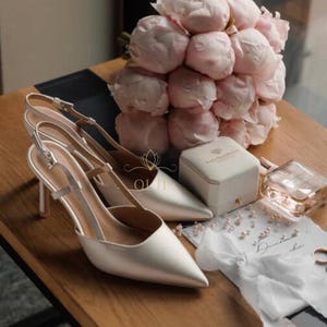 Luxury Bridal Heels Ivory Satin | Pointed Toe Wedding Shoes | Comfortable 6–8 cm Heel | Slingback Pumps for Elegant Bride
