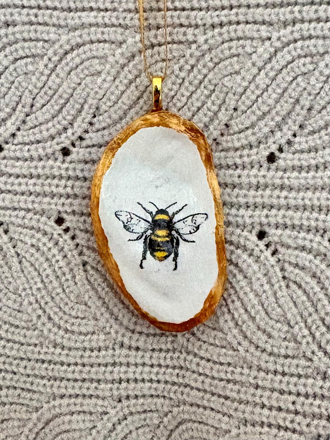 Oyster Shell Bee Pendant - Etsy