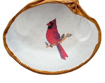 Cardinal clam shell ring dish