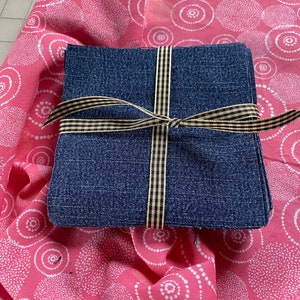 25 cuadrados de mezclilla azul de 5” x 5”/cuadrados de colores variados/cuadrados de acolchado/cuadrados de mezclilla azul