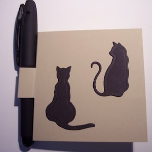 Black cat sitting (die cut) sticky note holder with gel pen