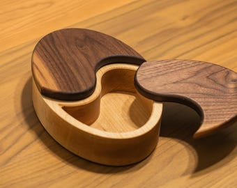 Wooden Keepsake Box with Rotating Lid – Walnut & Maple Jewelry Box, Handmade Wood Storage