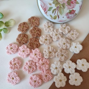 Miniature Crochet Flowers 10/20/30/40/50 pcs. Tiny Pastel Colors Crochet Flower Appliques, Micro Crochet Flower Decor, Crochet Tiny Flowers