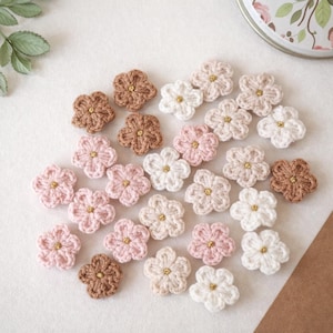 Miniature Crochet Flowers 10/20/30/40/50 pcs. Tiny Pastel Colors Crochet Flower Appliques, Micro Crochet Flower Decor, Crochet Tiny Flowers