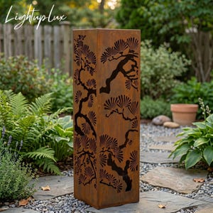 Columna de jardín de metal con forma de pino japonés, pilar decorativo zen para exteriores y jardines.