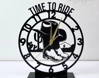 Orologio da tavolo in metallo con motivo cowboy personalizzato / Orologio da tavolo western per l'arredamento dell'ufficio / Regalo personalizzato per gli amanti dei cowboy / Orologio da tavolo con insegna unica