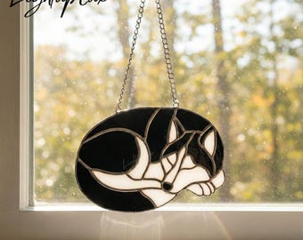Siberian Husky Dog Stained Glass Suncatcher, Handmade Northern Pet Ornament, Unique Dog Lover Gift and Winter Window Home Decor