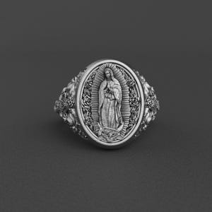 Anillo de Nuestra Señora de Guadalupe en plata de ley: banda gótica de la Virgen María, joyería religiosa católica, regalo espiritual hecho a mano para ella.