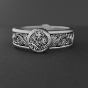 Angry Lion with Lily Motifs Sterling Silver Band Ring, Leo Wedding Ring, Zodiac Sign Jewelry, Animal Lover Gift, Anniversary Ring