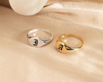 カスタムオールドイングリッシュイニシャルリング、ゴシックシグネットリング、シルバーゴシックイニシャルリング、レターリング、ゴシックジュエリー、彼女への母の日ギフト