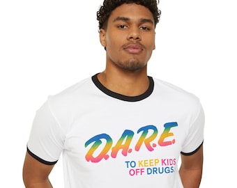Camiseta vintage de los 90 con cuello redondo de D.A.R.E.: camiseta retro con logotipo neón
