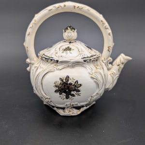 Hand-Painted Mahuron Teapot