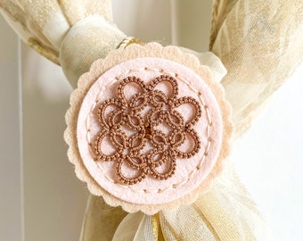 Lace Celtic Brooch Pin (1 piece) | Handmade Wool Brooch, Mother's Day Gifts for Mom, Mothers Day Gift for Grandma, Sunday Best Women Brooch