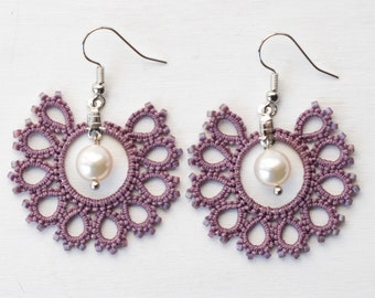 Dusty Antique Purple Lace and Pearl Earrings | Purple bridesmaid earrings | Violet Bridal Wedding earrings | Victorian Aesthetic Jewelry