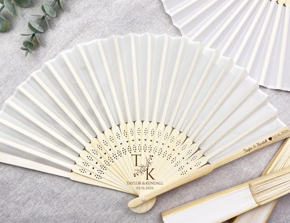 Personalized Wedding Favour Fans White Cloth Fabric Fans Bridesmaid Gifts Party Favors Groomsman Gifts Favours for Guests Bridal Shower Fans