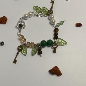 珍しい Clairo Charm Bracelet - Etsy Western Music