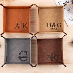 Personalisiertes Leder Tablett, Dekoratives Schreibtisch Tablett, Personalisiertes Tablett mit Gravur Catchall Organizer von WalletWatch, Einzigartige Geschenke für Ihn