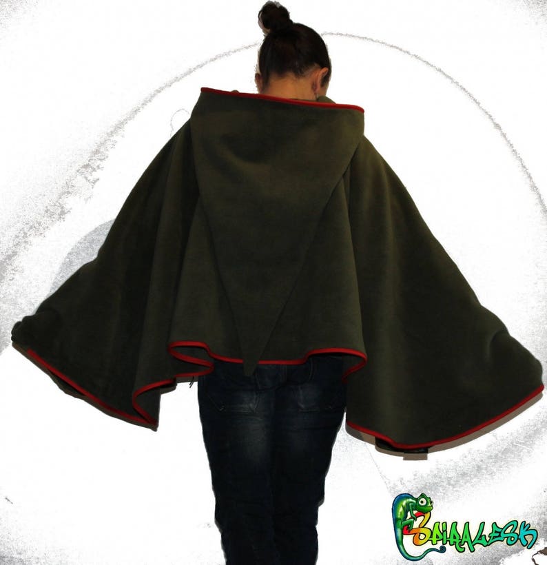 Cape poncho capuche lutine personnalisable image 3