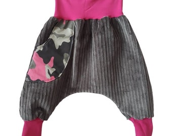 Evoluerende harembroek voor kinderen in kaki fluweel en roze camouflage