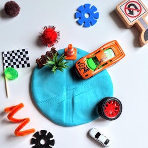 Car Play Dough Jar Gift RaceCar Playdoh Car Gift for Kids Goodie Bags Playdough Jar Sensory Party Favor Sensory Jar Boy Gift Play Dough Race