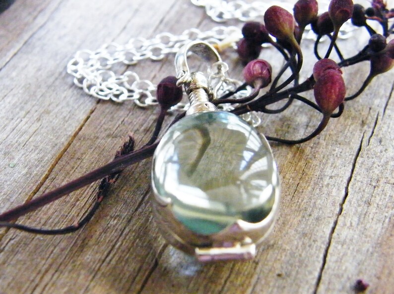 exclusive pure rox jewels design mini oval scalloped edge scalloped edge glass photo locket bridal bouquet remembrance photo locket