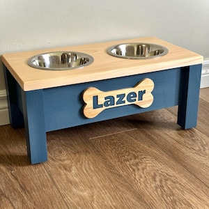 Blue Personalized Elevated Dog Feeding Station, Raised dog bowl, Personalized dog bowl, Farmhouse dog feeder, Dog bowls, Dog bowl Stand