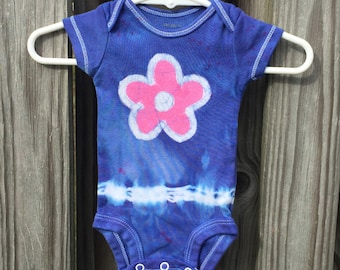 Flower Baby Bodysuit, Tie Dye Baby Gift, Pink Flower Bodysuit, Tie Dye Baby Bodysuit, Baby Shower Gift, Preemie Baby Bodysuit (Newborn)