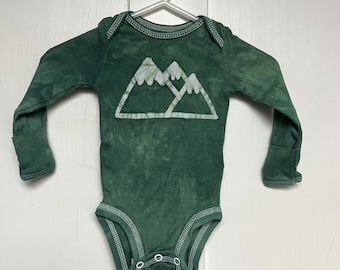 Mountain Baby Gift, Hiking Baby Gift, Baby Boy Gift, Baby Girl Gift, Green Baby Gift, Green Mountain Bodysuit, Neutral Baby Gift (Newborn)